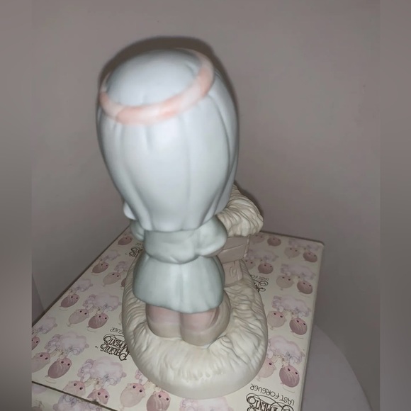 Precious Moments A Monarch is Born Figurine 1984 Rare Special Edition figurine - Picture 11 of 11